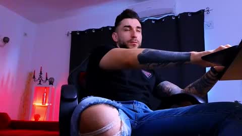 Snapshot of mightyaaron chatting on January 2026 06:18:02 AM MightyAaron online show from January 2026 06:18:02 AM