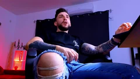 Snapshot of mightyaaron chatting on January 2026 05:44:01 AM MightyAaron online show from January 2026 05:44:01 AM