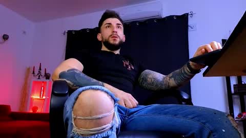 Snapshot of mightyaaron chatting on March 2026 04:25:02 AM MightyAaron online show from March 2026 04:25:02 AM