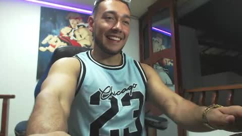 Snapshot of miguel0981 chatting on August 2026 01:52:02 AM Strong Man online show from August 2026 01:52:02 AM