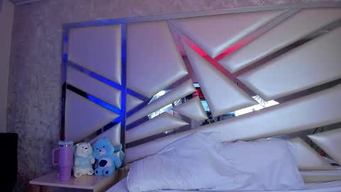 MIA 3 online show from November 2025 03:17:01 AM