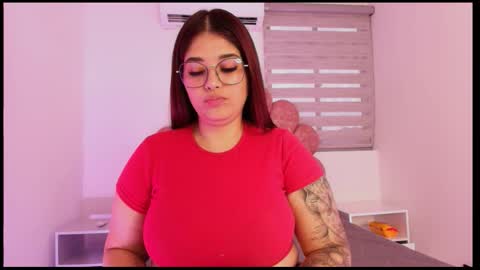 Snapshot of miia_01_ chatting on November 2025 12:16:01 PM Mia online show from November 2025 12:16:01 PM