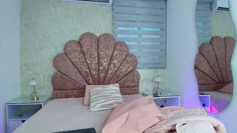 Snapshot of miia_01_ chatting on December 2025 11:58:02 AM Mia online show from December 2025 11:58:02 AM