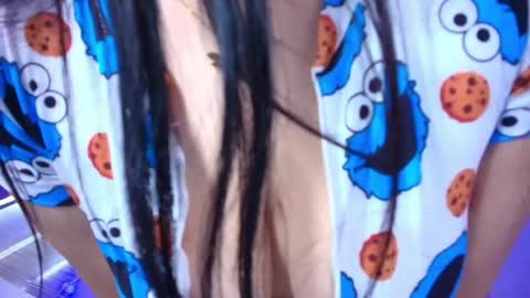 Miia  online show from April 2026 11:04:02 AM