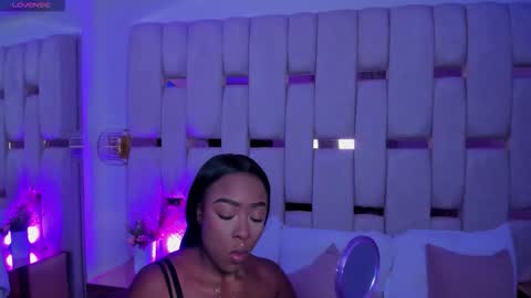 Miia Schwarz  online show from February 2026 09:44:02 PM