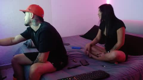 Snapshot of miialiiam0 chatting on January 2025 01:06:02 AM Mia and Liam online show from January 2025 01:06:02 AM