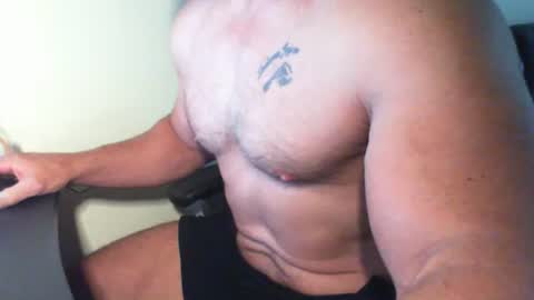 Snapshot of mik_meadows chatting on May 2026 08:00:01 AM mik_meadows online show from May 2026 08:00:01 AM