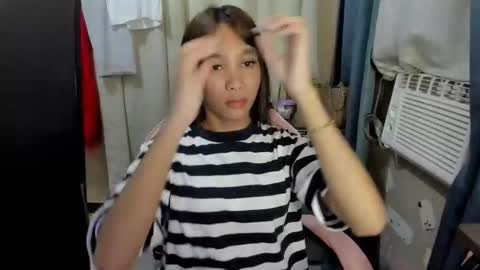 Snapshot of mika_cora chatting on February 2026 10:58:01 AM MIKA online show from February 2026 10:58:01 AM