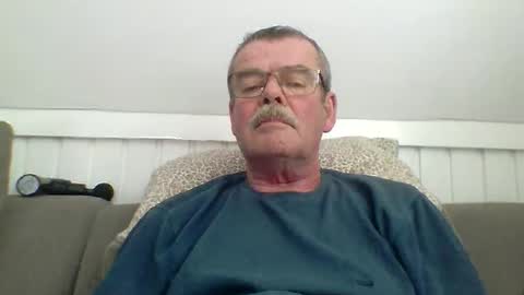 Snapshot of mikael42 chatting on April 2026 12:51:02 PM mikael42 online show from April 2026 12:51:02 PM