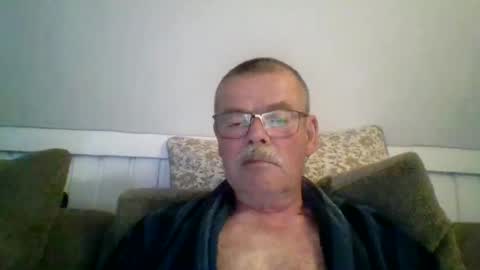 Snapshot of mikael42 chatting on May 2026 06:47:02 PM mikael42 online show from May 2026 06:47:02 PM
