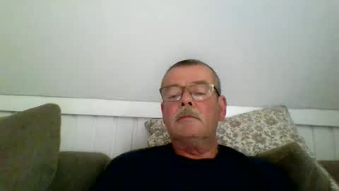 Snapshot of mikael42 chatting on May 2026 09:51:02 AM mikael42 online show from May 2026 09:51:02 AM