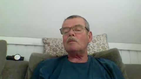 Snapshot of mikael42 chatting on June 2026 12:44:02 PM mikael42 online show from June 2026 12:44:02 PM