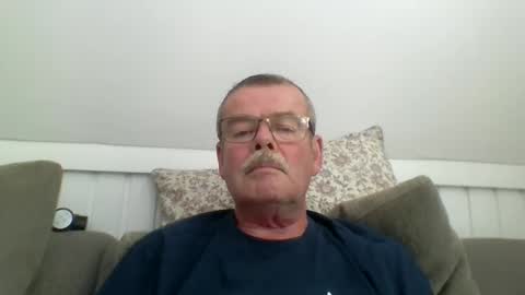Snapshot of mikael42 chatting on June 2026 12:54:02 PM mikael42 online show from June 2026 12:54:02 PM