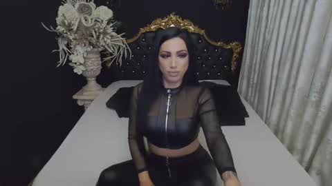 Mikaela online show from November 2025 04:35:01 AM