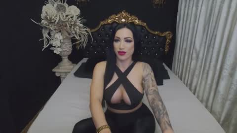 Mikaela online show from November 2025 05:18:01 AM