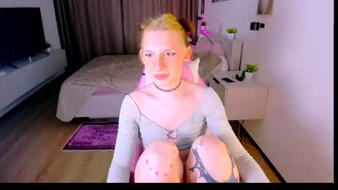 mikaella_nicole online show from June 2026 10:36:02 PM
