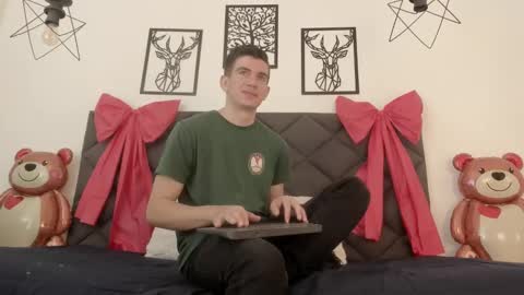 mikael online show from February 2025 04:43:01 AM