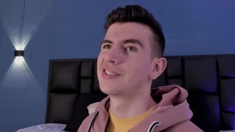 mikael online show from September 2025 04:45:02 AM