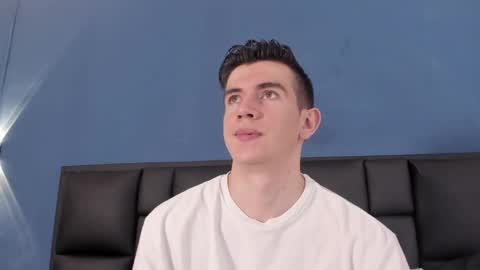 mikael online show from September 2025 10:37:02 PM