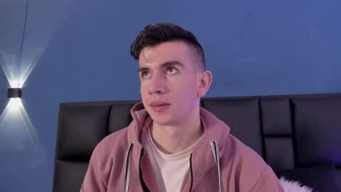 mikael online show from October 2025 03:58:02 AM