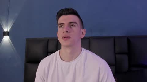 mikael online show from October 2025 03:15:02 AM