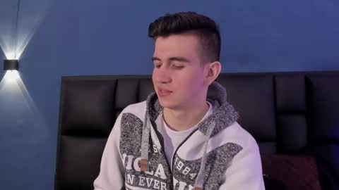 mikael online show from October 2025 04:43:02 AM