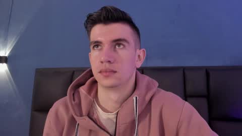 mikael online show from November 2025 03:34:01 AM