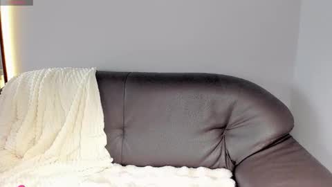 mikasssu online show from December 2025 11:28:02 AM