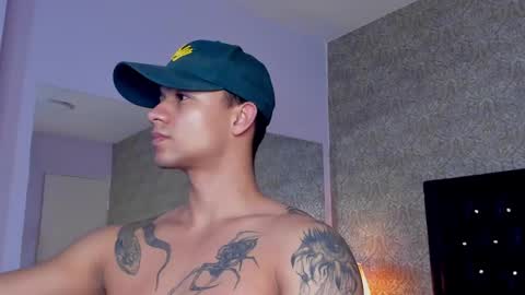 Snapshot of mike2_wills chatting on December 2024 07:21:01 AM Mike2 wills online show from December 2024 07:21:01 AM