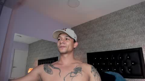 Snapshot of mike2_wills chatting on December 2024 06:58:01 AM Mike2 wills online show from December 2024 06:58:01 AM