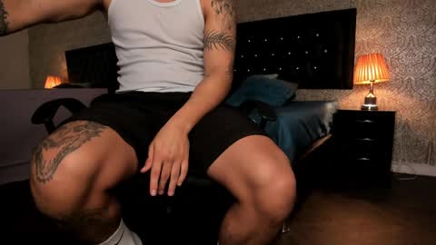 Snapshot of mike2_wills chatting on December 2024 03:29:02 AM Mike2 wills online show from December 2024 03:29:02 AM