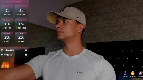 Snapshot of mike2_wills chatting on December 2024 06:53:02 AM Mike2 wills online show from December 2024 06:53:02 AM