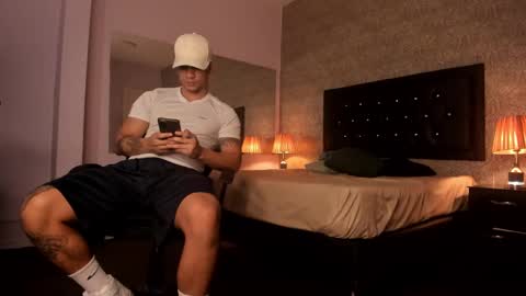 Snapshot of mike2_wills chatting on January 2025 03:32:02 AM Mike2 wills online show from January 2025 03:32:02 AM