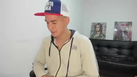 Snapshot of mike3xxx chatting on September 2025 11:26:01 PM mike3xxx online show from September 2025 11:26:01 PM