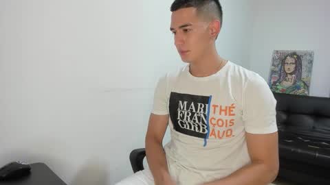 Snapshot of mike3xxx chatting on September 2025 10:43:01 PM mike3xxx online show from September 2025 10:43:01 PM