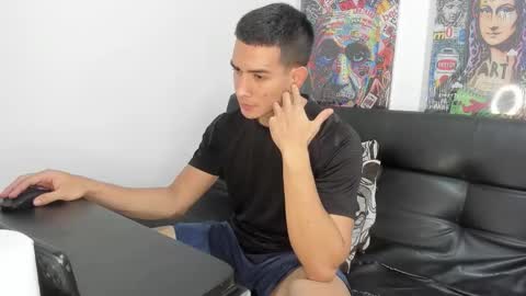 Snapshot of mike3xxx chatting on September 2025 01:28:01 AM mike3xxx online show from September 2025 01:28:01 AM