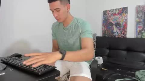 Snapshot of mike3xxx chatting on October 2025 01:56:01 AM mike3xxx online show from October 2025 01:56:01 AM