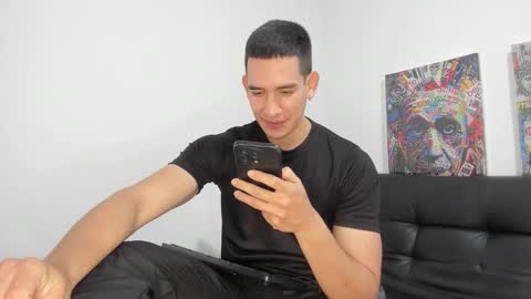 Snapshot of mike3xxx chatting on October 2025 01:47:01 AM mike3xxx online show from October 2025 01:47:01 AM