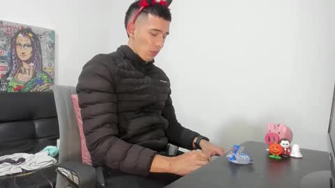 Snapshot of mike3xxx chatting on November 2025 08:05:02 AM mike3xxx online show from November 2025 08:05:02 AM