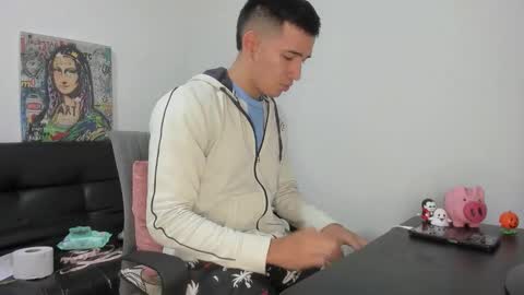 Snapshot of mike3xxx chatting on November 2025 11:29:01 PM mike3xxx online show from November 2025 11:29:01 PM