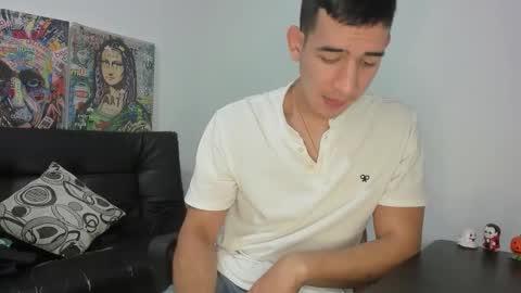 Snapshot of mike3xxx chatting on November 2025 10:09:02 PM mike3xxx online show from November 2025 10:09:02 PM