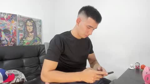 Snapshot of mike3xxx chatting on December 2025 11:47:02 PM mike3xxx online show from December 2025 11:47:02 PM