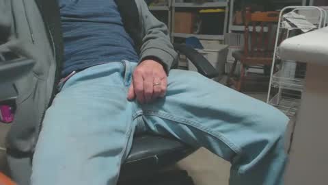 Snapshot of mike694fun chatting on December 2024 11:40:01 PM mike694fun online show from December 2024 11:40:01 PM