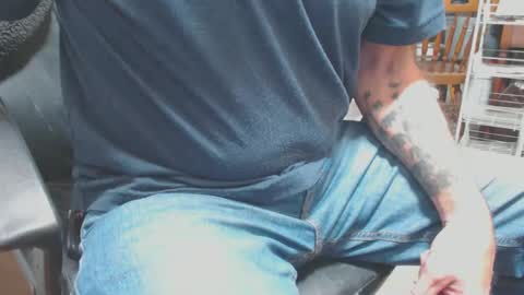 Snapshot of mike694fun chatting on December 2024 09:26:01 PM mike694fun online show from December 2024 09:26:01 PM