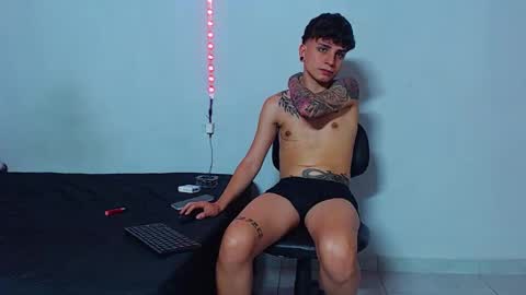 Snapshot of mike777jr chatting on October 2025 03:27:01 AM Mike IMDEPENDIENT MODEL online show from October 2025 03:27:01 AM