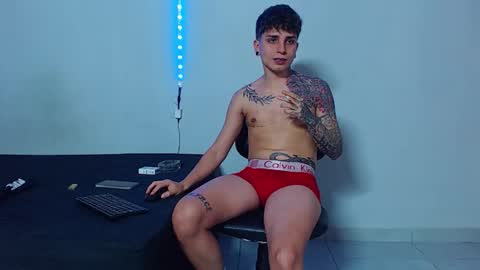 Snapshot of mike777jr chatting on November 2025 01:47:01 AM Mike IMDEPENDIENT MODEL online show from November 2025 01:47:01 AM