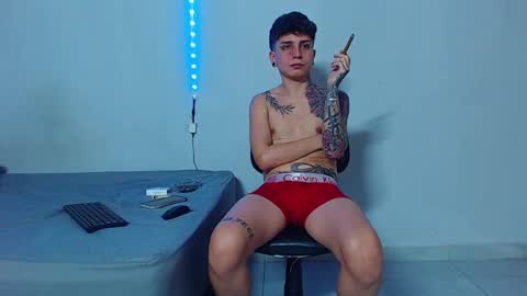 Snapshot of mike777jr chatting on November 2025 03:27:02 PM Mike IMDEPENDIENT MODEL online show from November 2025 03:27:02 PM