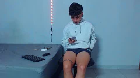 Snapshot of mike777jr chatting on December 2025 03:45:02 AM Mike IMDEPENDIENT MODEL online show from December 2025 03:45:02 AM