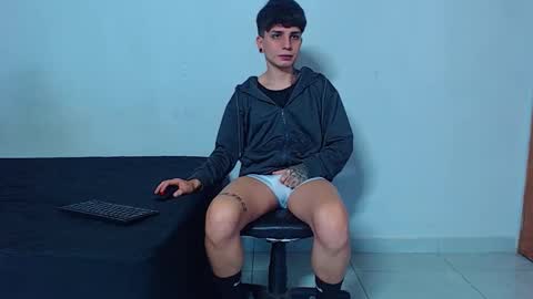 Mike IMDEPENDIENT MODEL online show from February 2026 01:48:01 AM