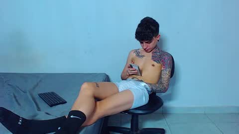 Mike IMDEPENDIENT MODEL online show from April 2026 01:41:01 PM